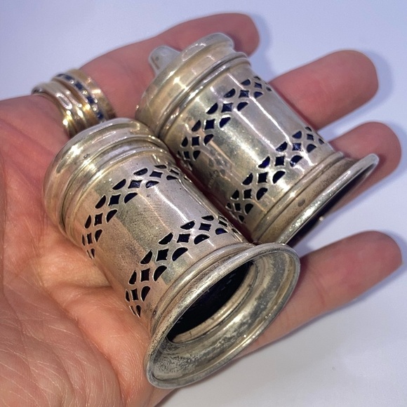 Vtg Birks Sterling Art Deco Cobalt Blue Glass Liner Salt &Pepper Shakers 2.1” - Picture 12 of 13
